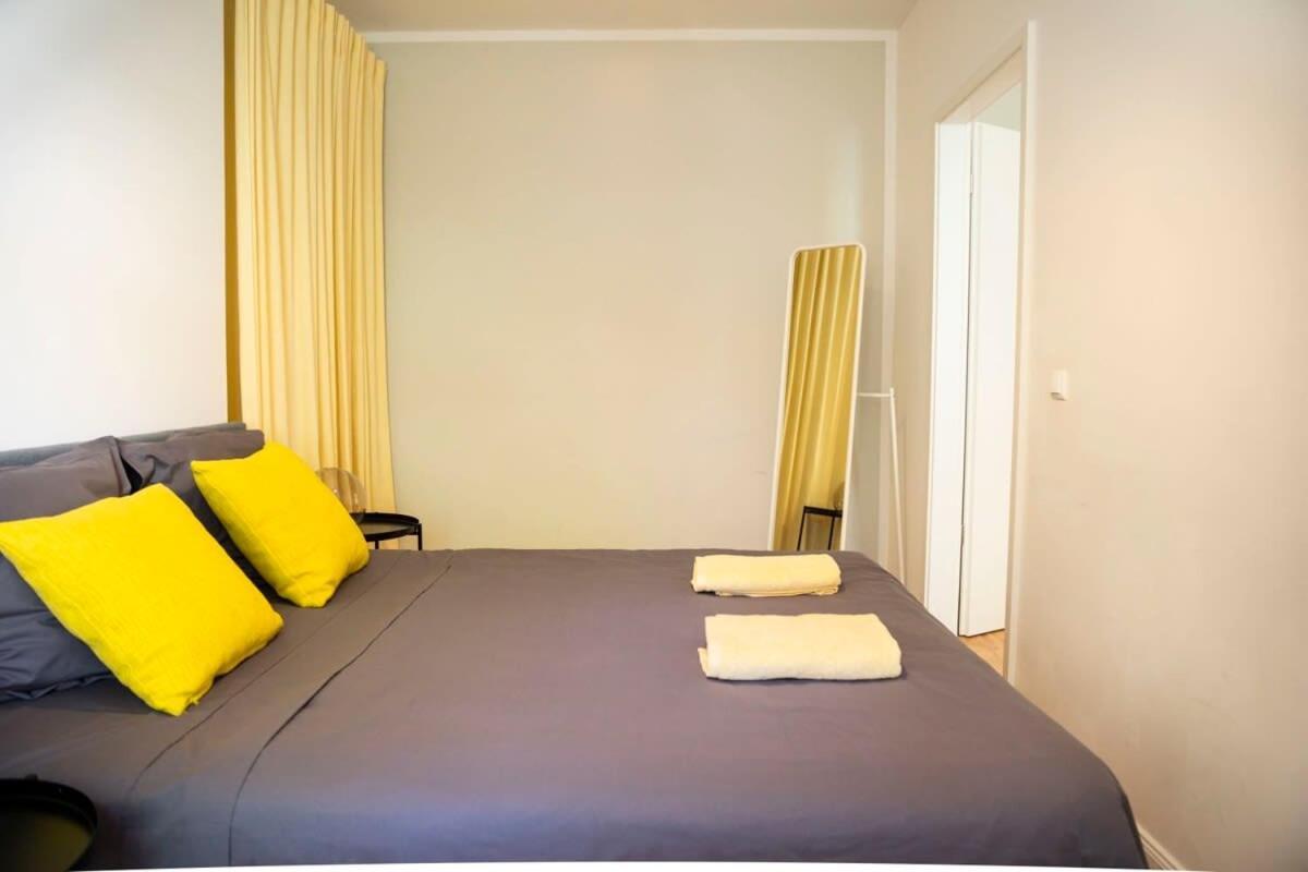 Cosy Two Br Self Checkin Street Parking Apartment